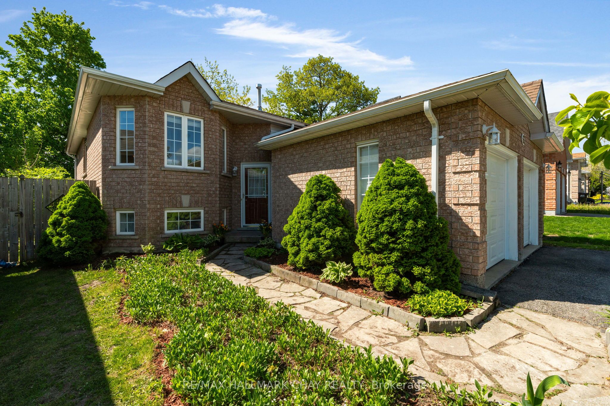63 Masters Drive, Barrie, ON, L4M 6W9 photo 2