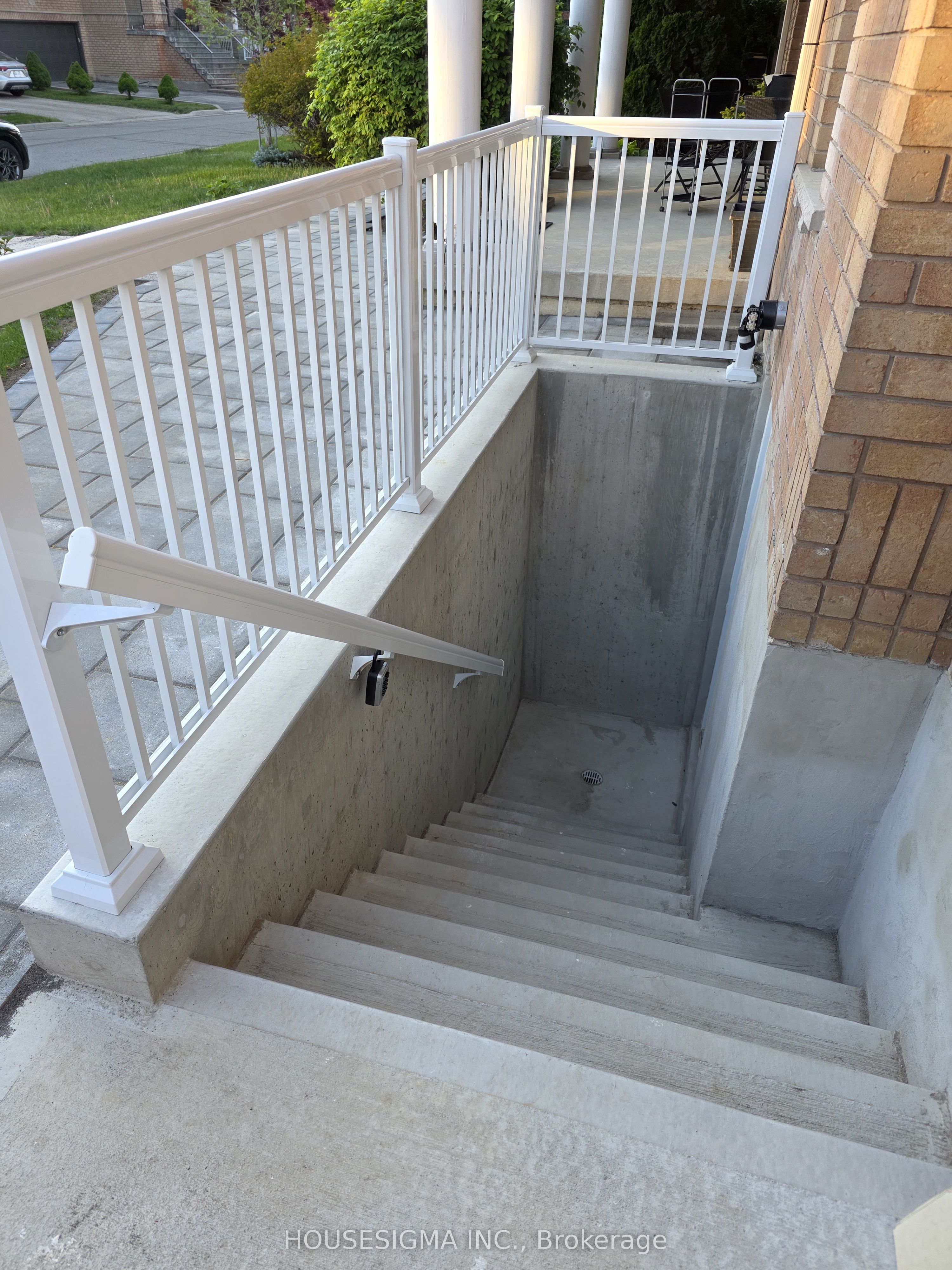 BSMT - Lower-178 Hawkview Boulevard, Vaughan, ON, L4H 2G5 photo 2