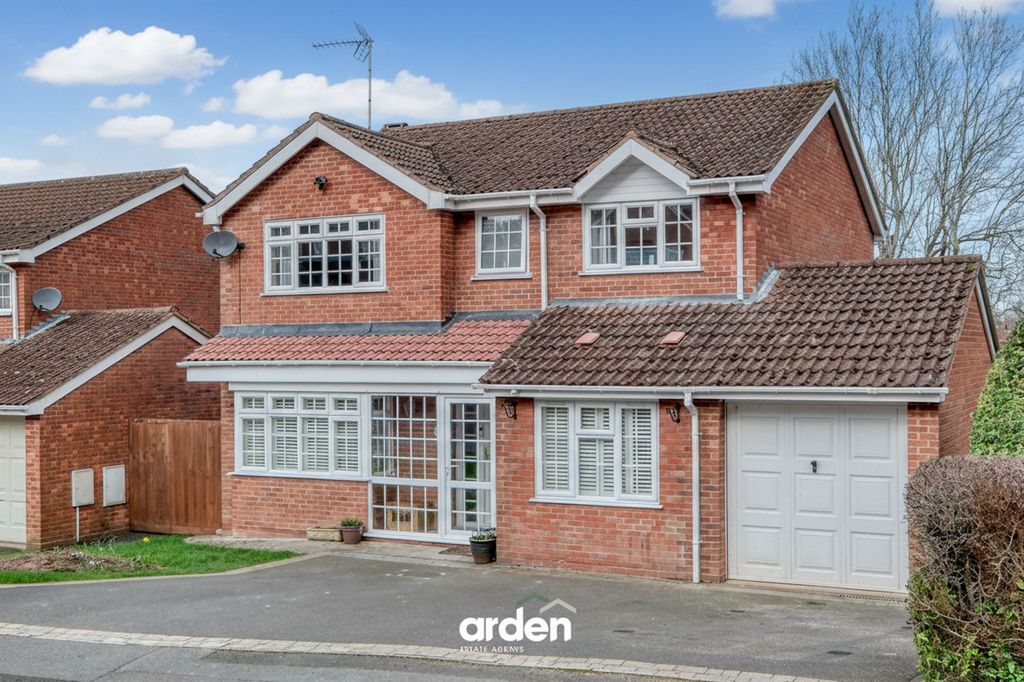 4 bed detached house for saleFarmcote Close, Redditch B97