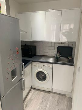Rosedene Gardens, Ilford IG2, Studio to rent