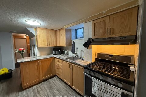 Additional image 8 of Bsmt-18 Sonnet Court, Toronto, ON, M6L 1J6