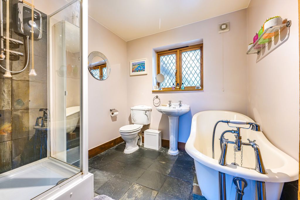 Additional image 9 of 4 bed detached bungalow for saleThe Chase, Rochford SS4