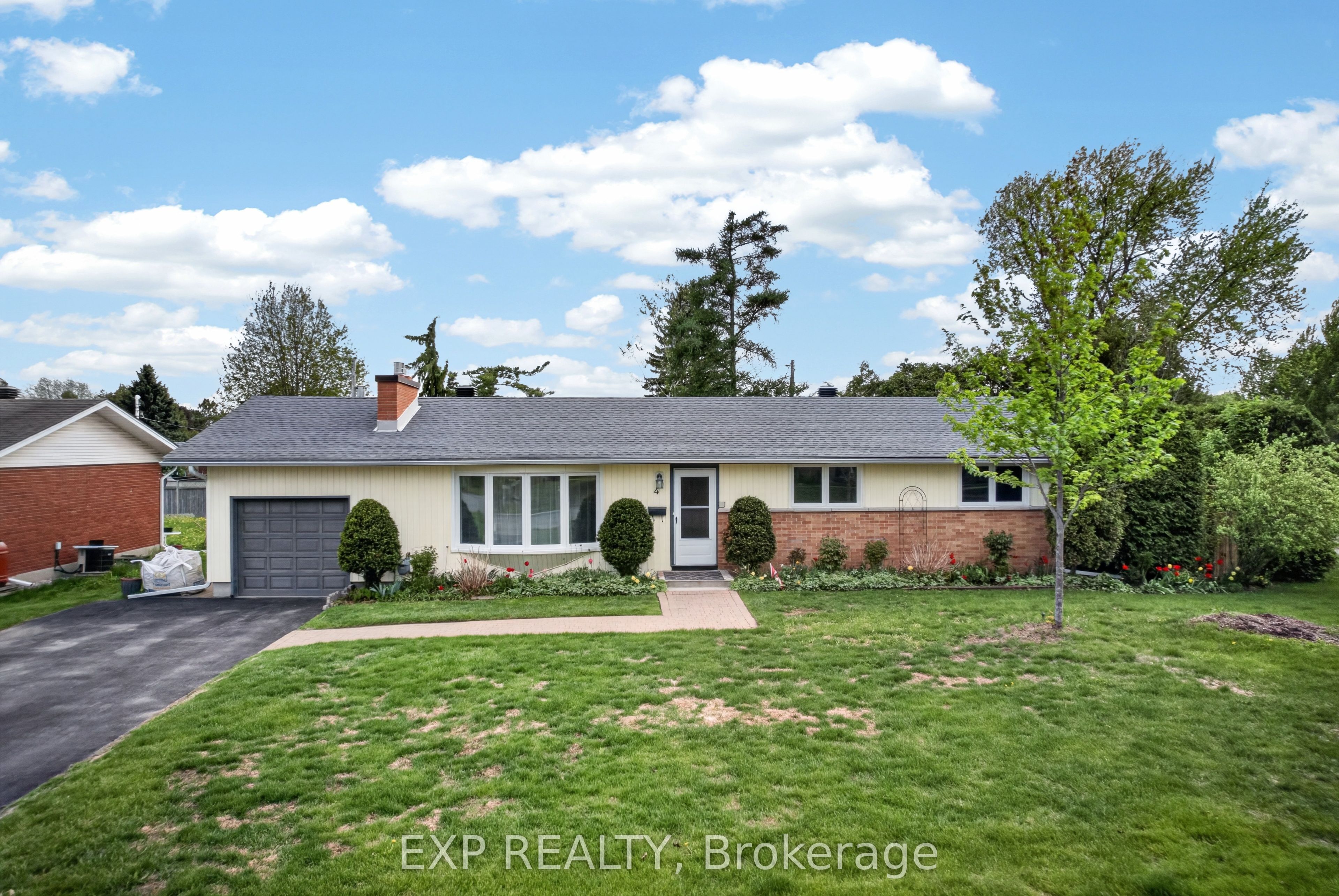 4 Wolmsley Crescent, Ottawa, ON, K2G 1J4