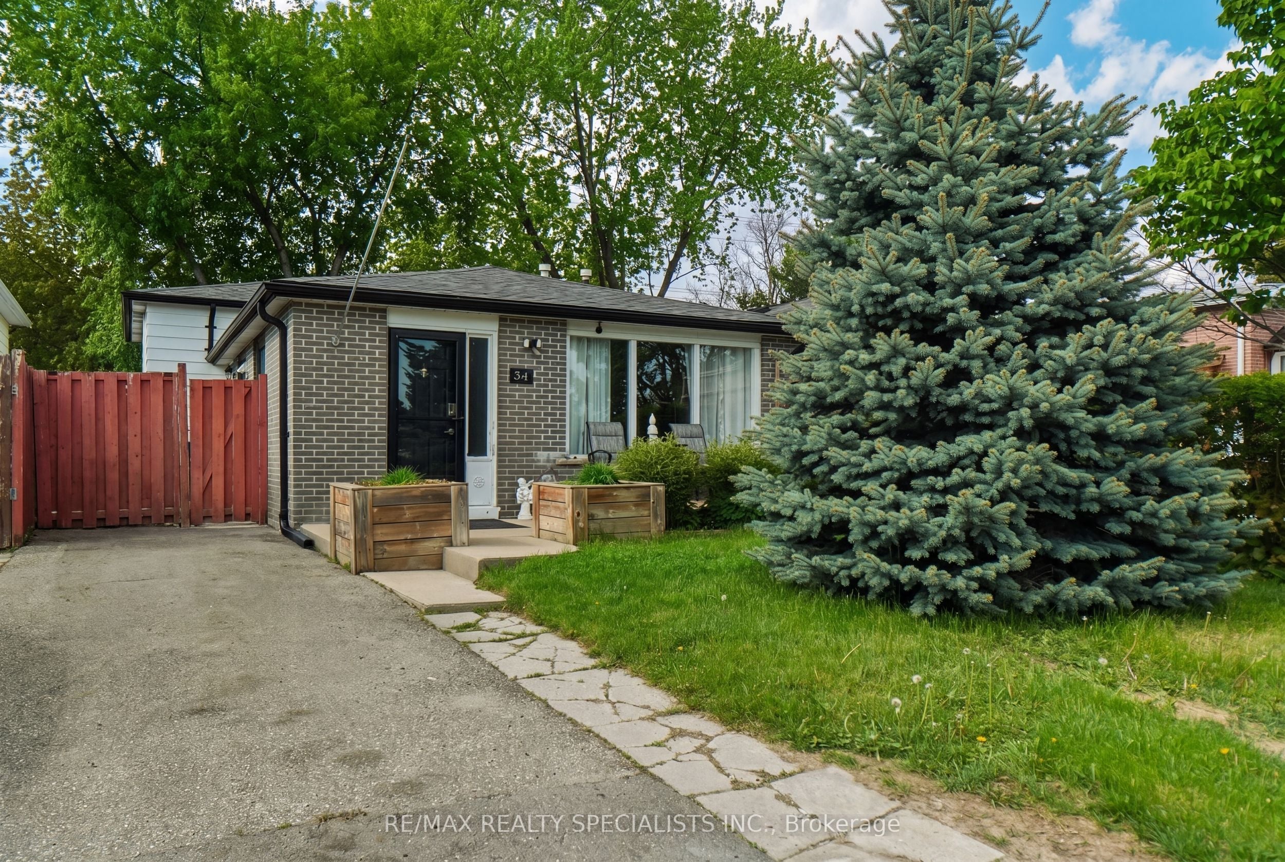 34 Alphonsus Court, New Tecumseth, ON, L0G 1W0