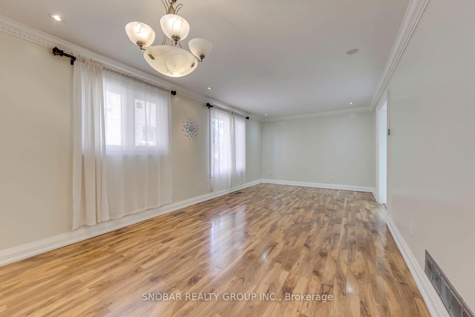 Additional image 3 of 296 Rimilton Avenue, Toronto, ON, M8W 4X6