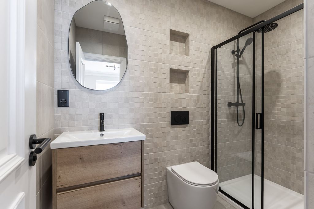 Additional image 5 of 2 bed flat for saleAlbion Place, Ramsgate, Kent CT11