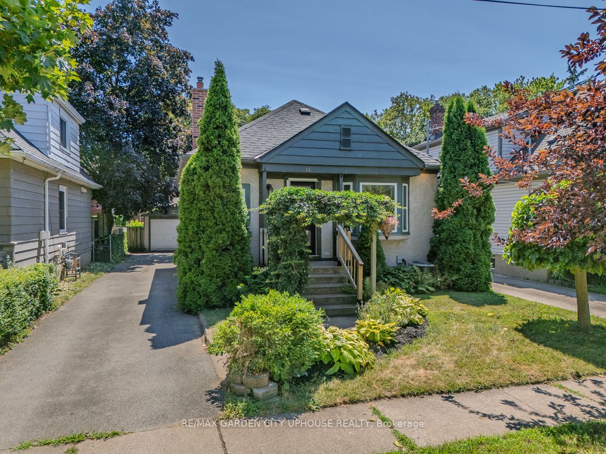 14 Spruce Street, St. Catharines, ON, L2R 1B3 photo 2