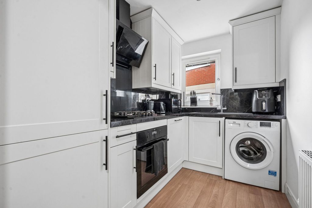 Additional image 6 of 2 bed flat for saleNorthway, Rickmansworth WD3