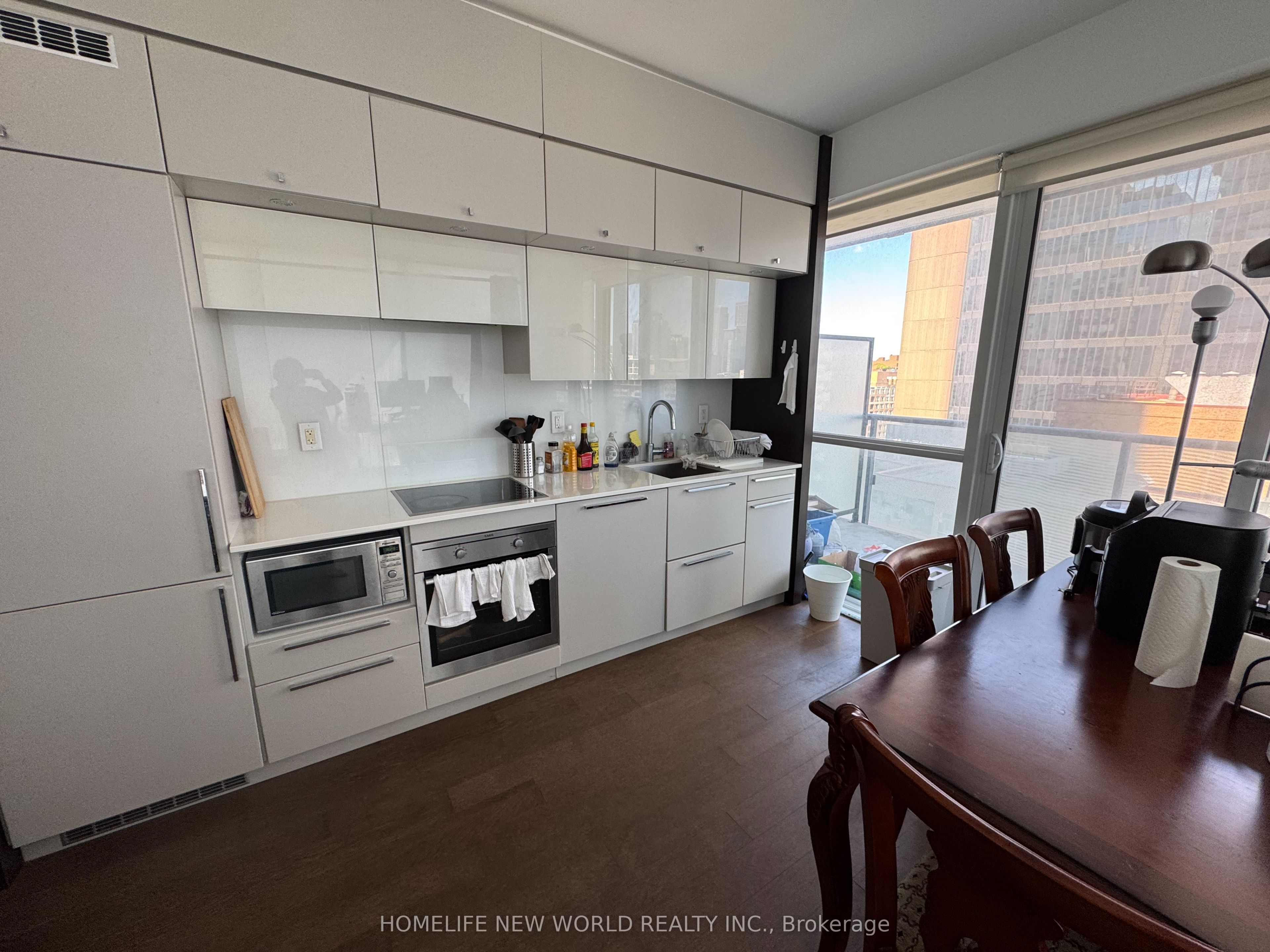1709-15 Grenville Street, Toronto, ON, M4Y 1A1 photo 2