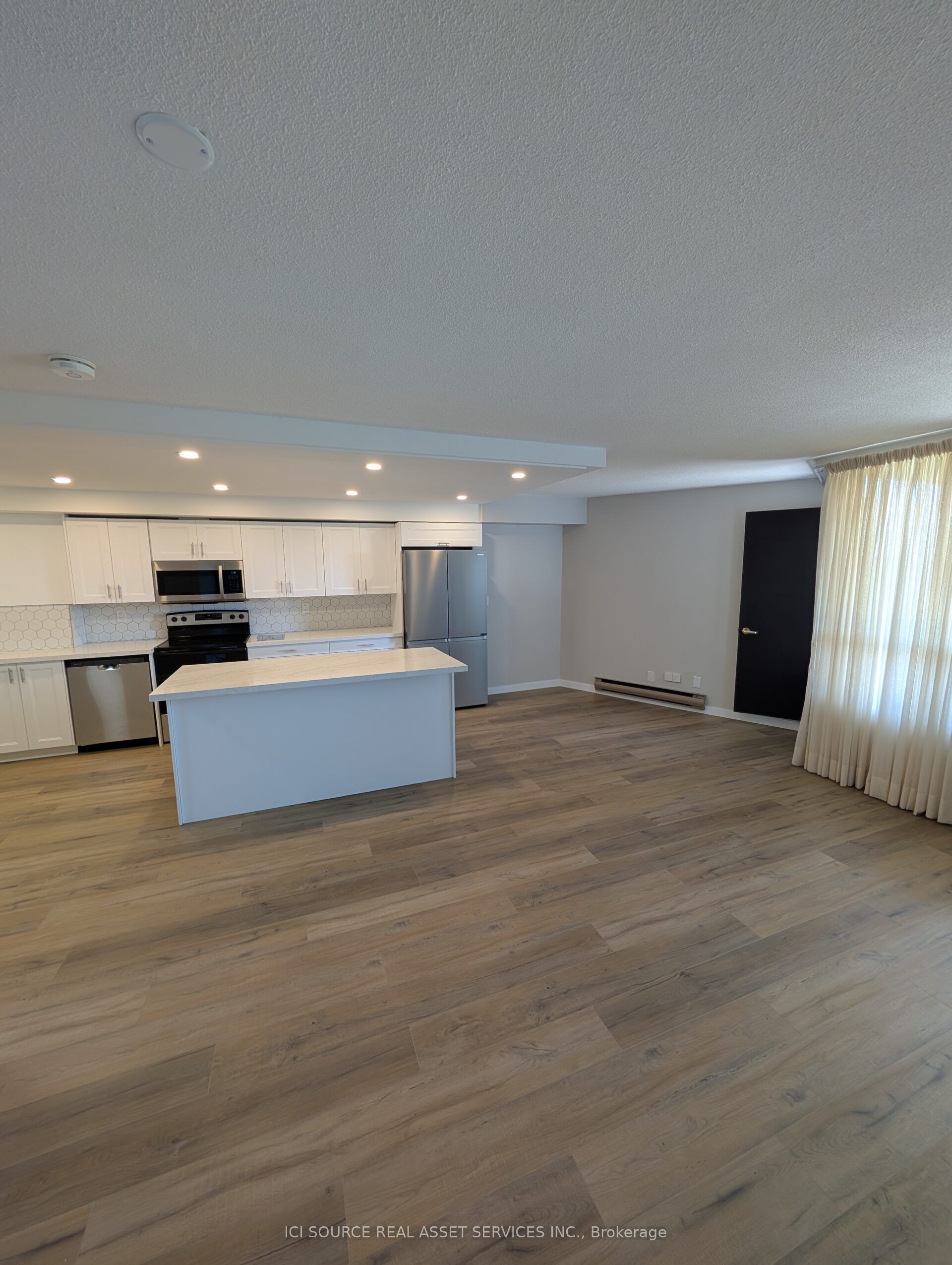 Additional image 4 of E3-284 Mill Road, Toronto, ON, M9C 4W6