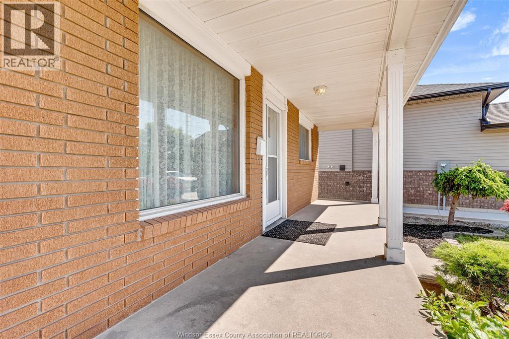 3999 Grand Marais , Windsor, ON, N9A3J8 photo 5