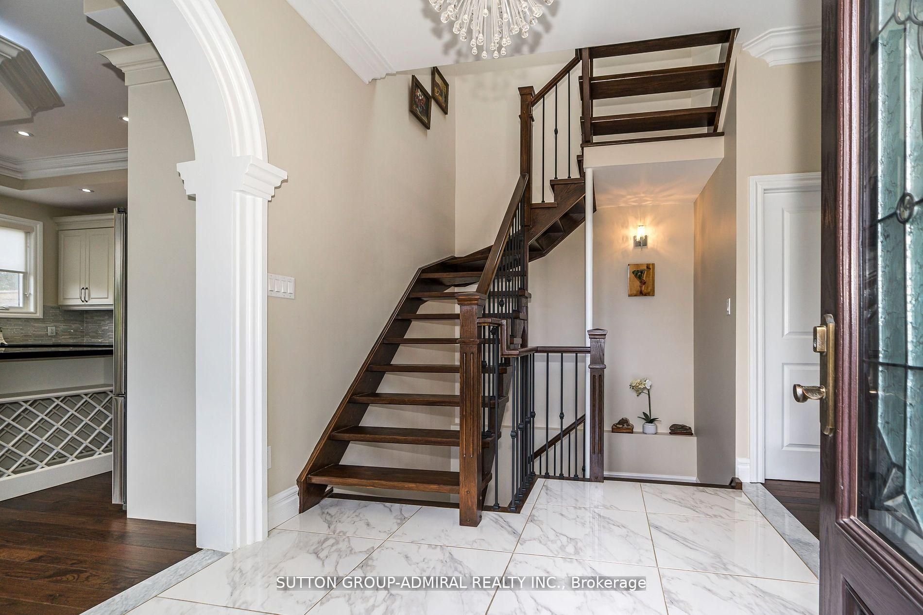 24 Ranee Avenue, Toronto, ON, M6A 1M6 photo 5