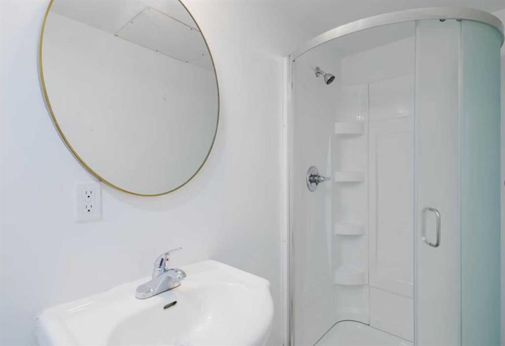 10948 75 Avenue NW, Edmonton, AB, T6G0G9 photo 3