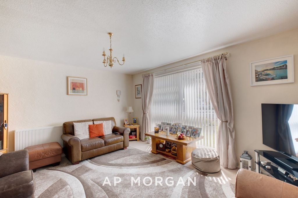 Additional image 5 of 2 bed flat for saleWoodend Close, Redditch, Worcestershire B97