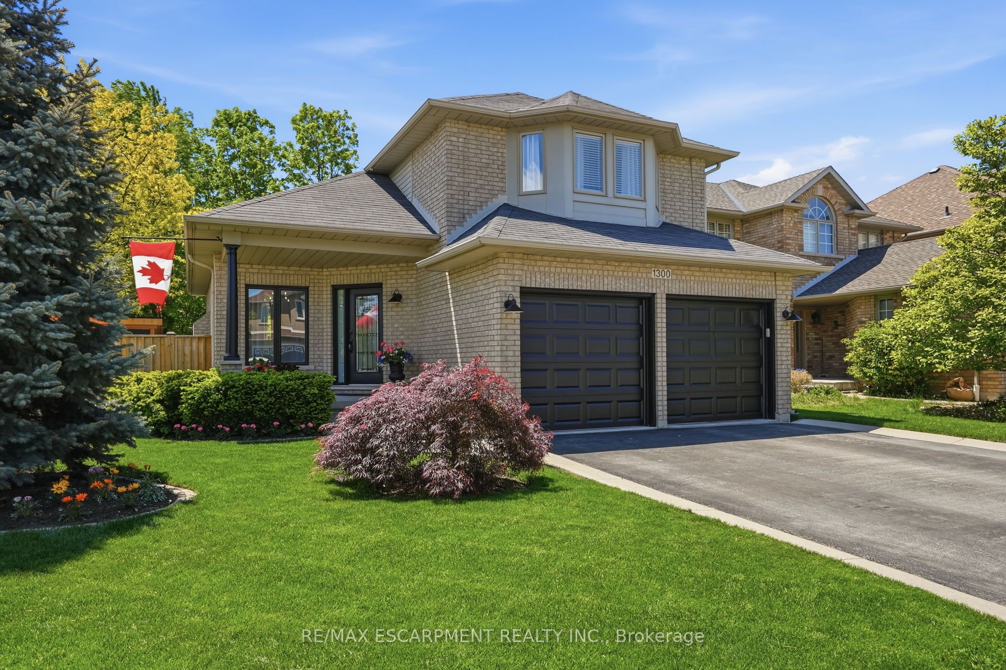 1300 Silvan Forest Drive E, Burlington, ON, L7M 4L2 photo 2