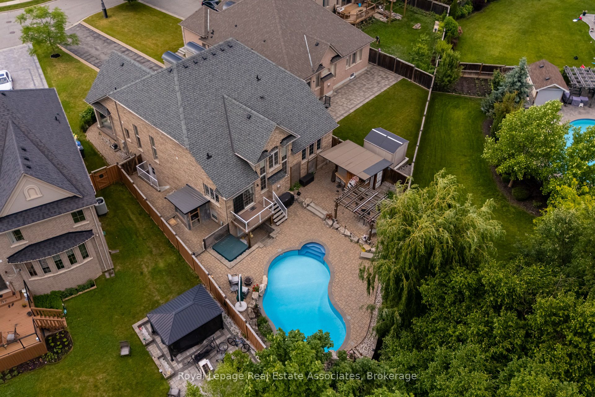 20 Cannington Crescent, Brampton, ON, L6X 0W6 photo 2