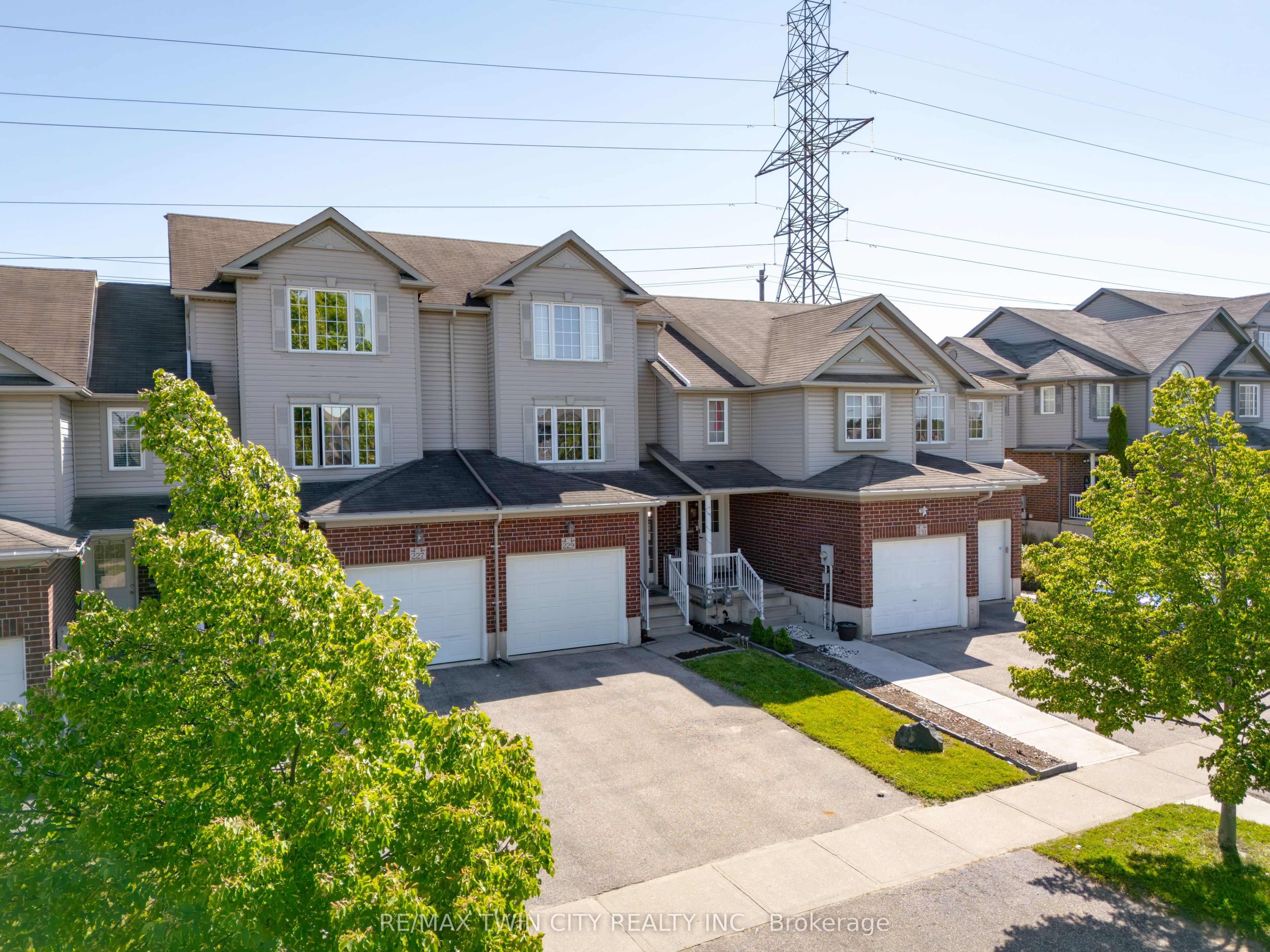 229 Parkvale Drive, Kitchener, ON, N2R 1Y8 photo 4