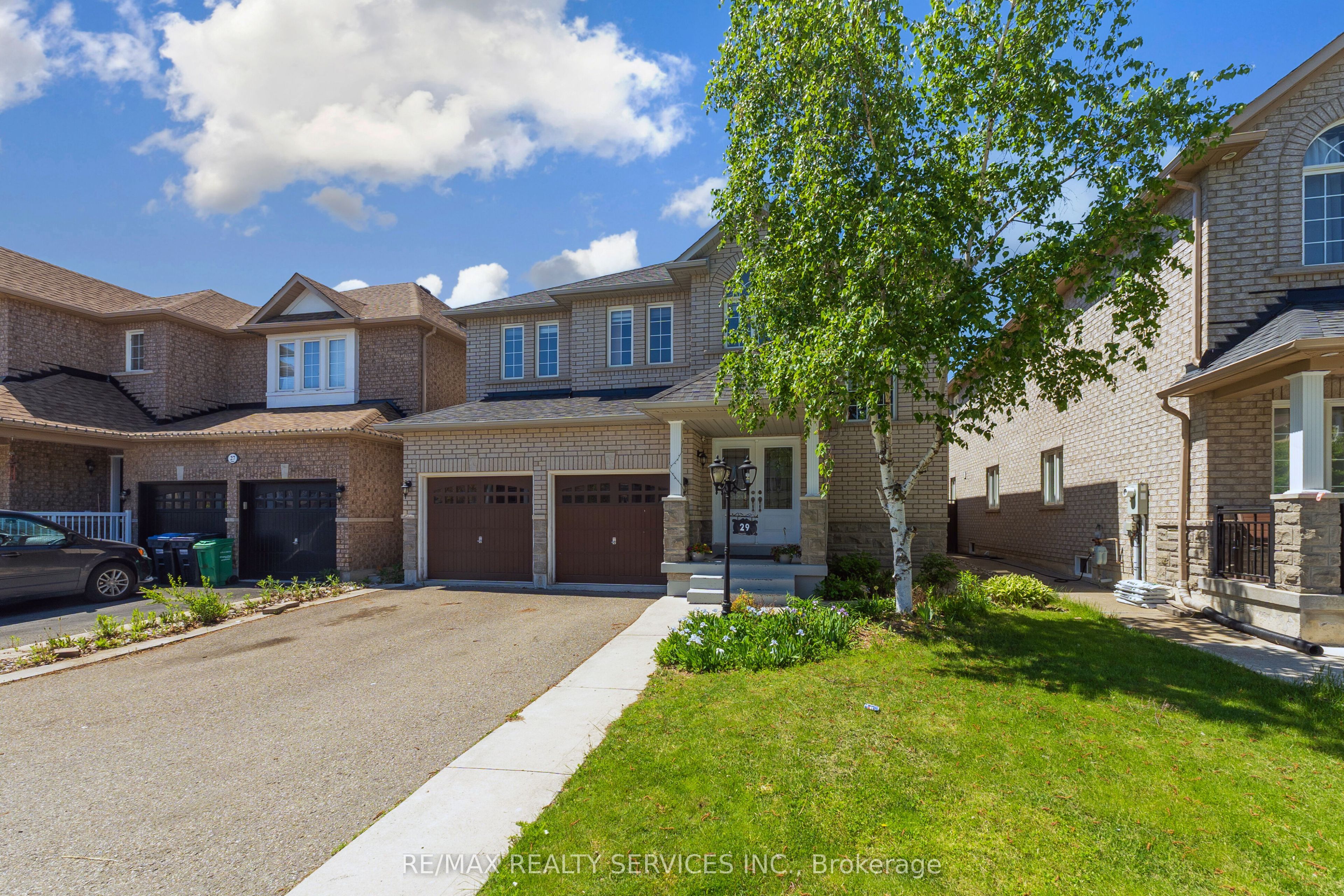 29 Sir Jacobs Crescent, Brampton, ON, L7A 3V2 photo 2