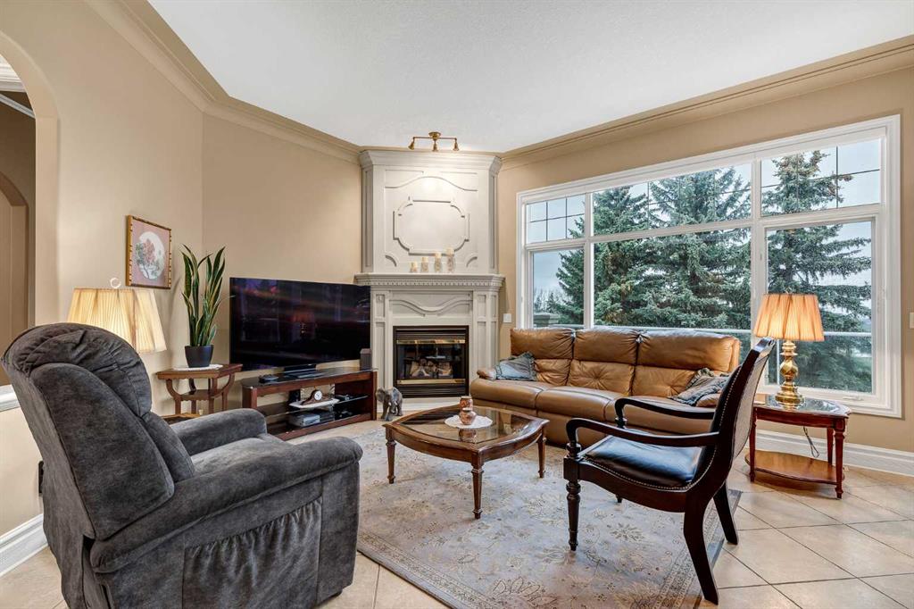 4592 Hamptons Way NW, Calgary, AB, T3A6B6 photo 5