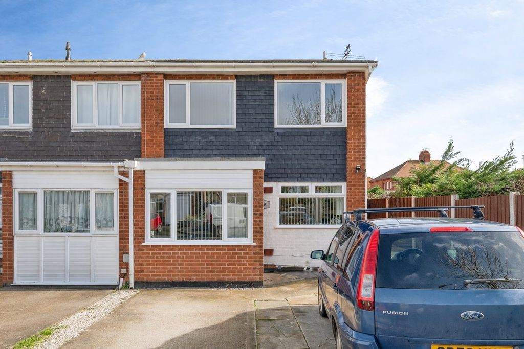 3 bed semi-detached house for saleBron Haul, Rhyl LL18