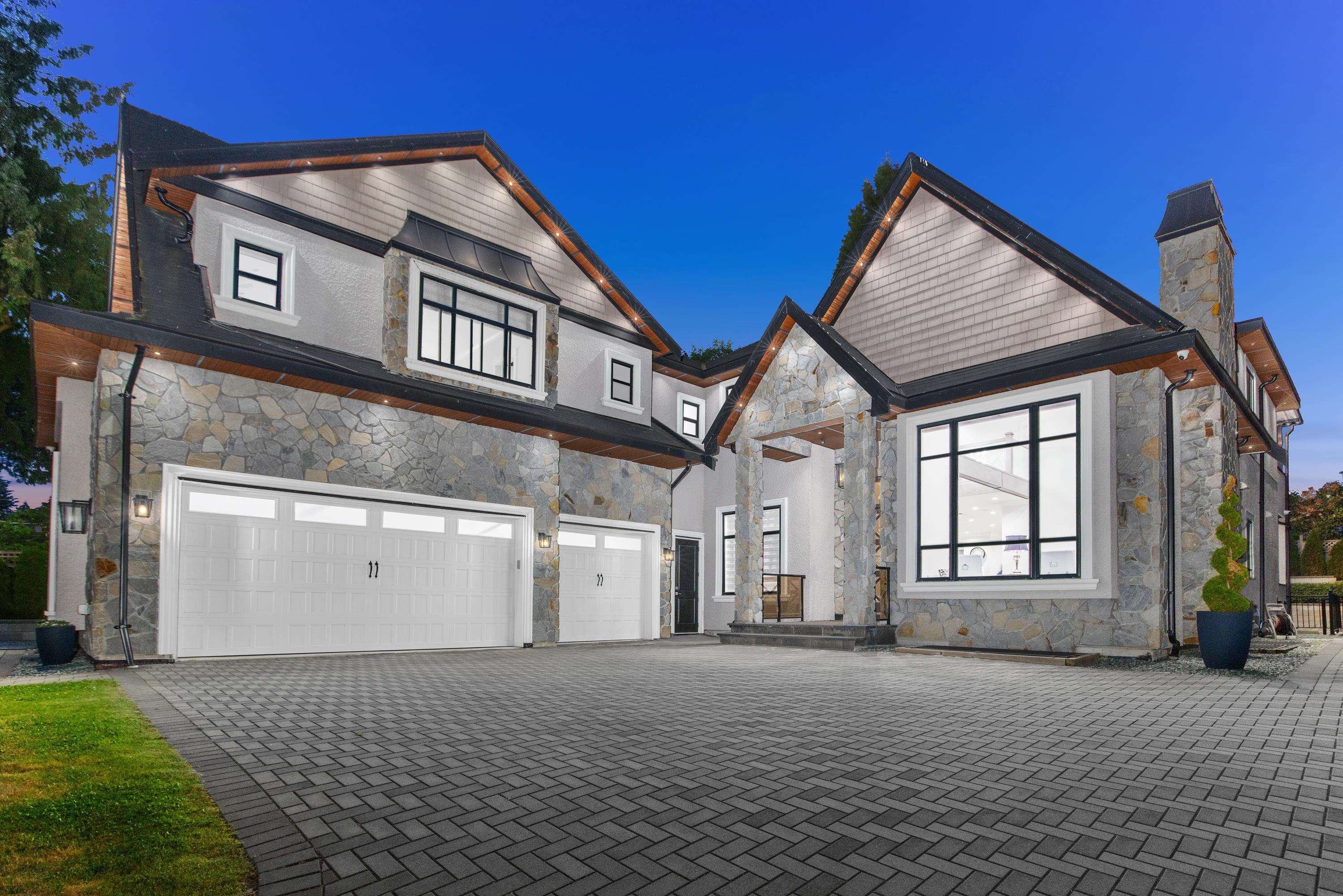 19031 60b Avenue, Surrey, BC, V3S 8C9