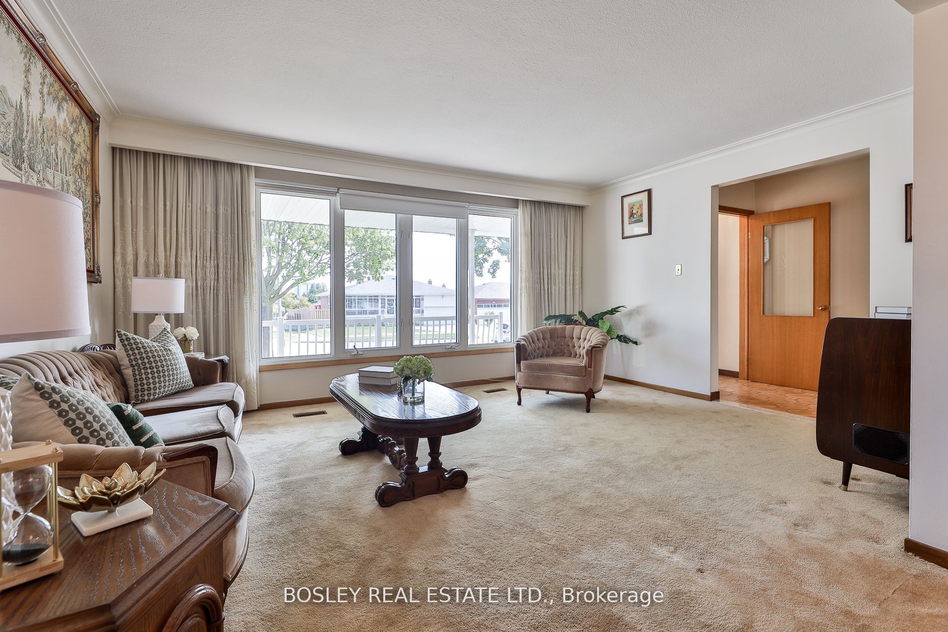 Additional image 3 of 61 Bartel Drive, Toronto, ON, M3N 1C8