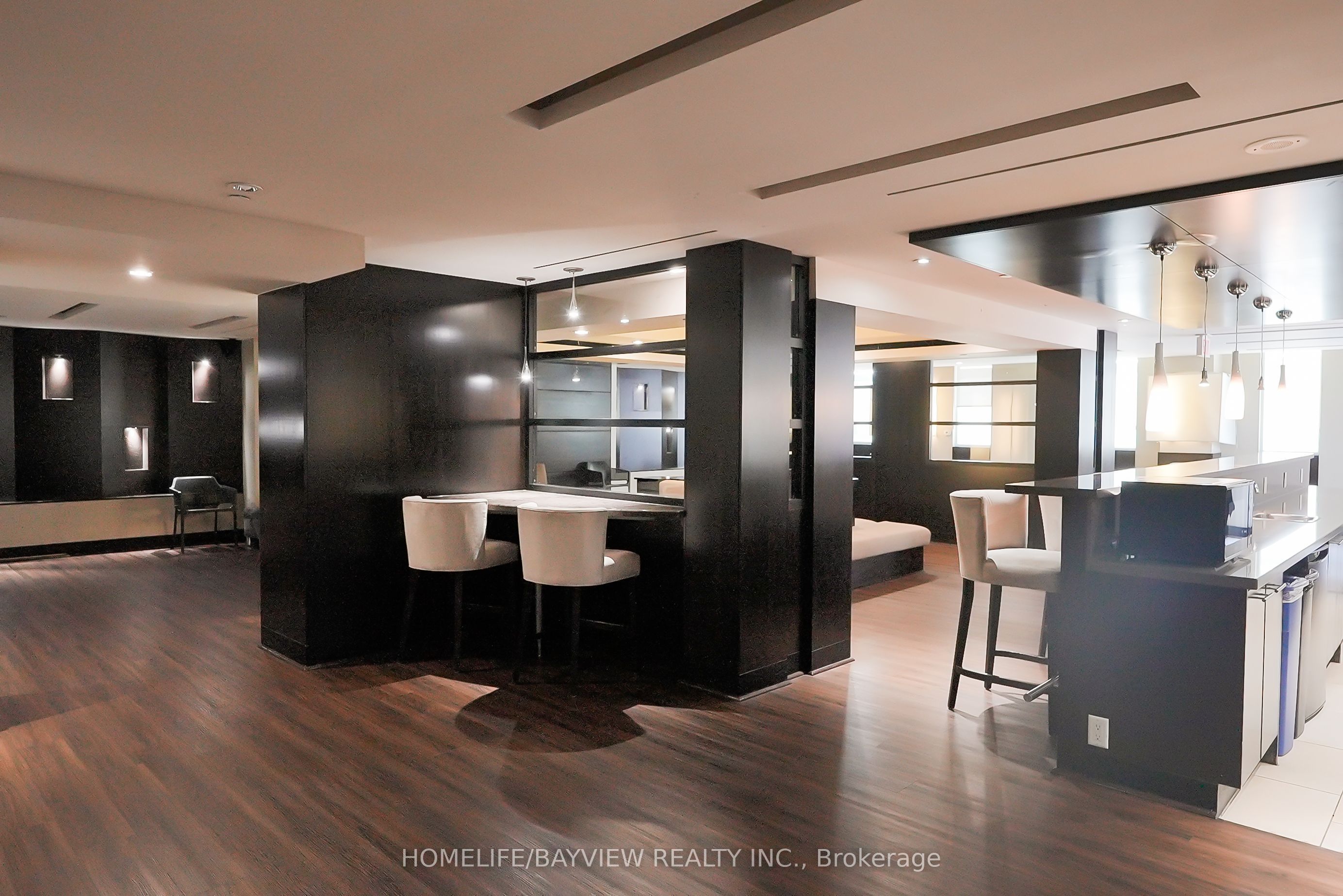 Additional image 4 of 915-18 Yonge Street, Toronto, ON, M5E 1Z8