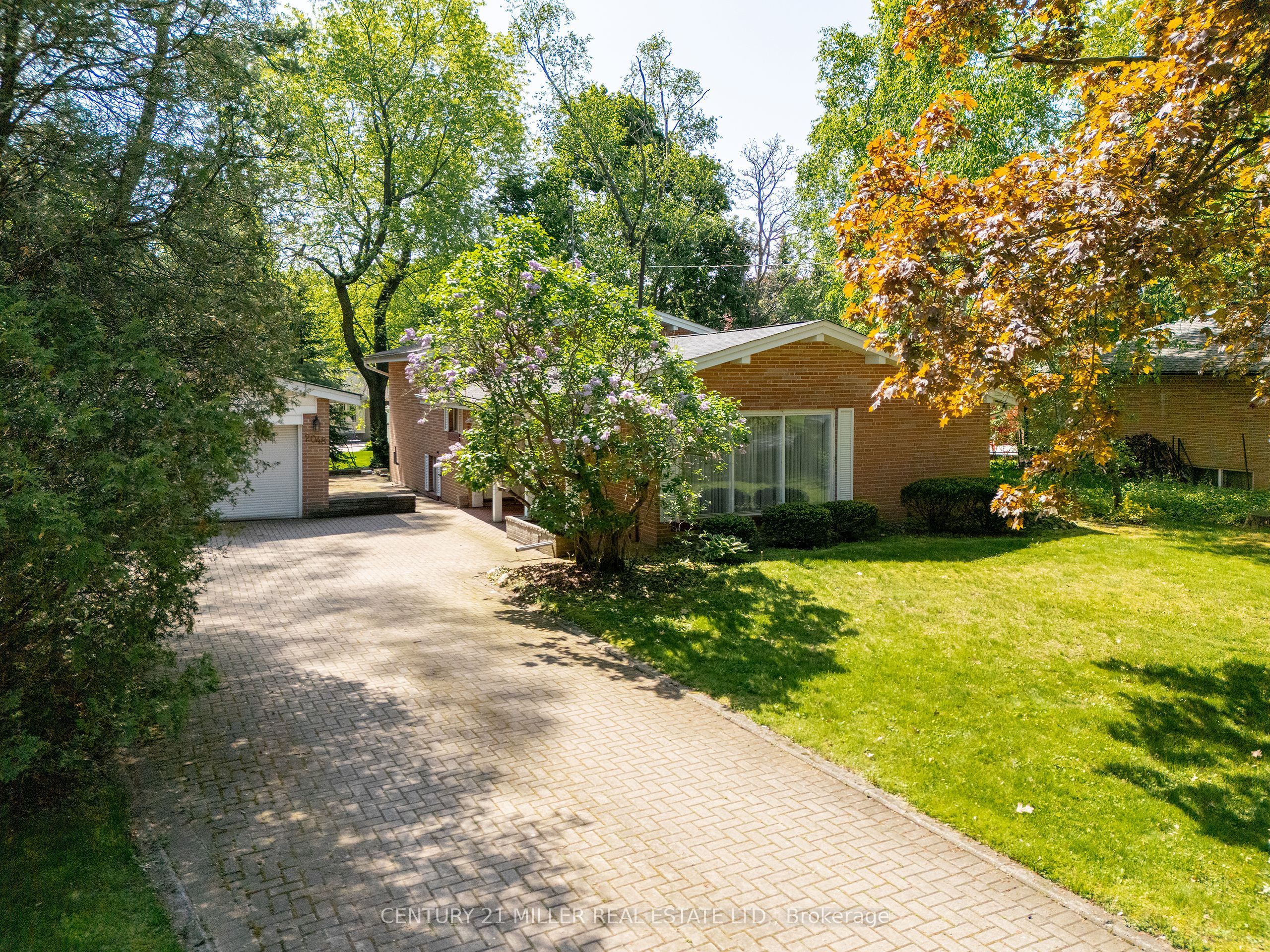2048 Elmhurst Avenue, Oakville, ON, L6J 1X1