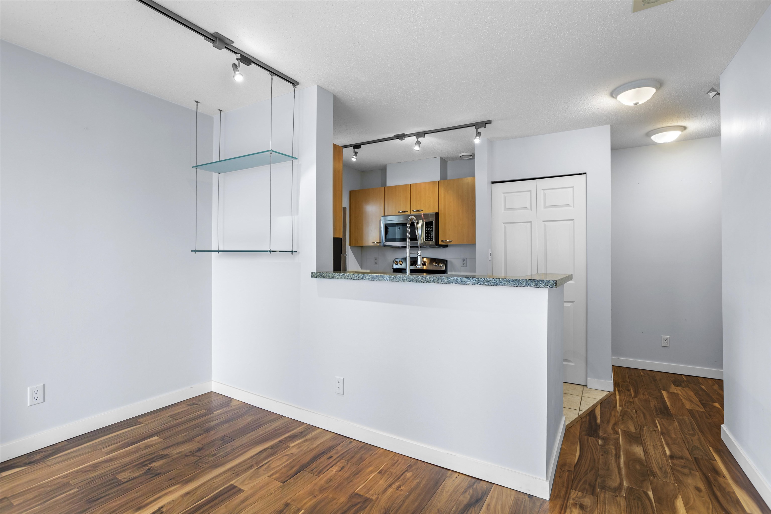 Additional image 3 of 1506-1420 Georgia Street W, Vancouver, BC, V6G 3K4