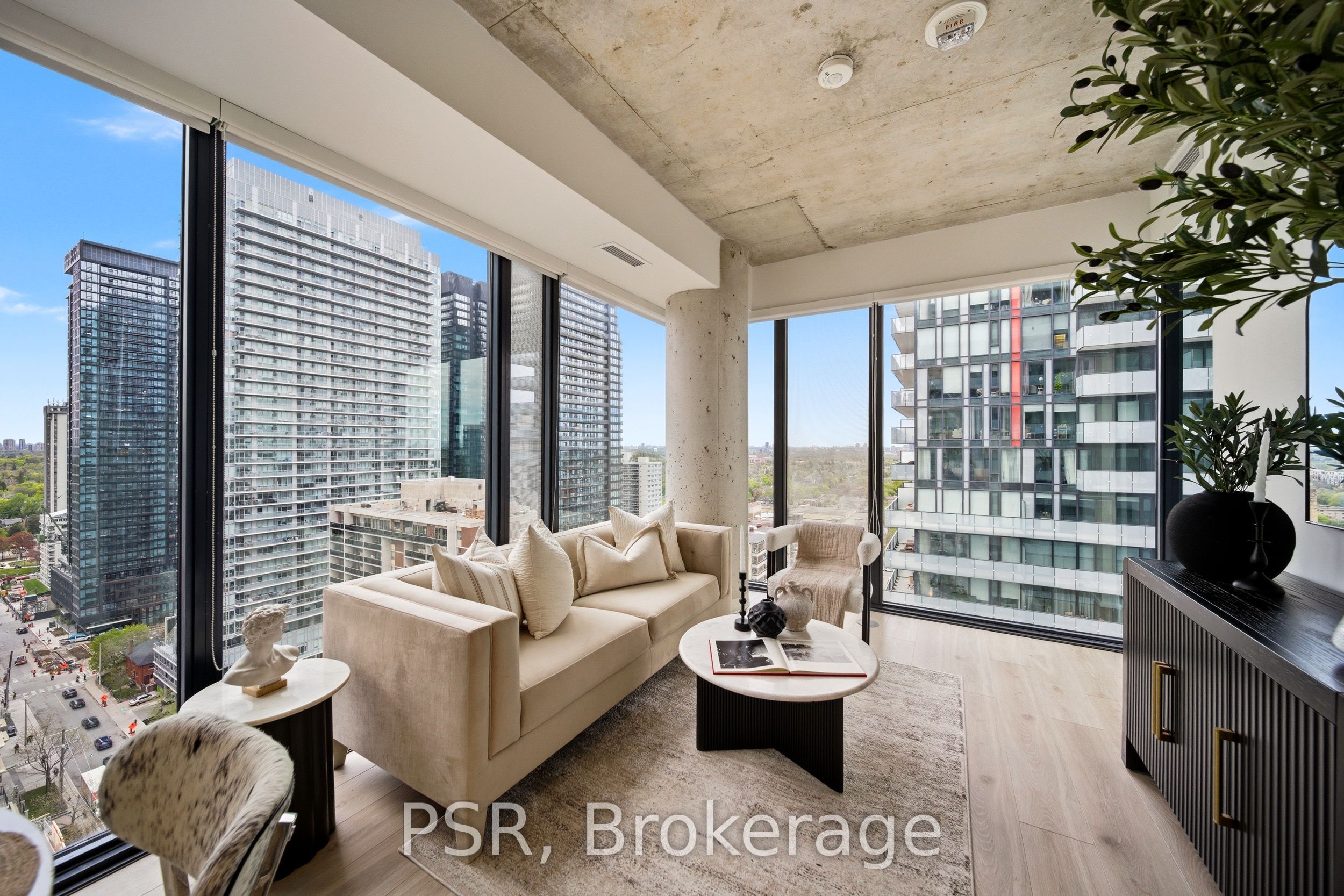 2005-161 Roehampton Avenue, Toronto, ON, M4P 0C8 photo 2