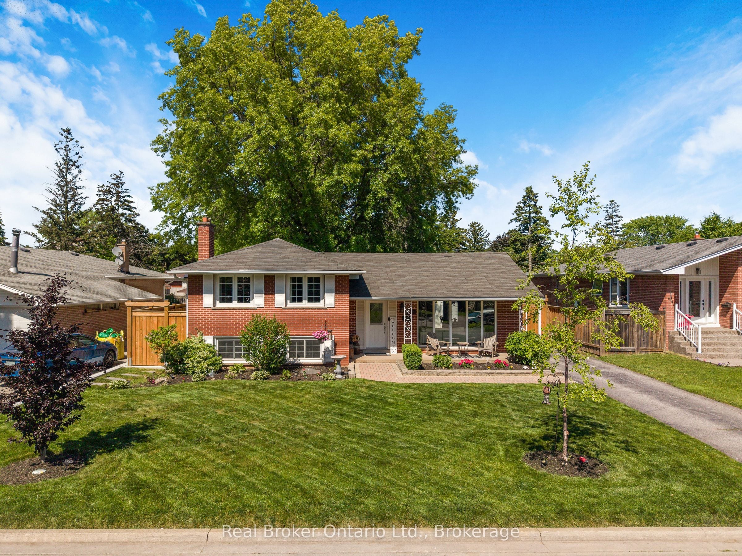 377 Duncombe Drive, Burlington, ON, L7L 4M2