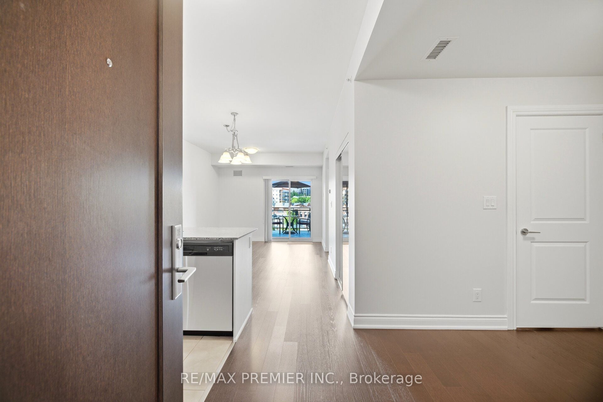 305-86 Woodbridge Avenue, Vaughan, ON, L4L 1L3 photo 5