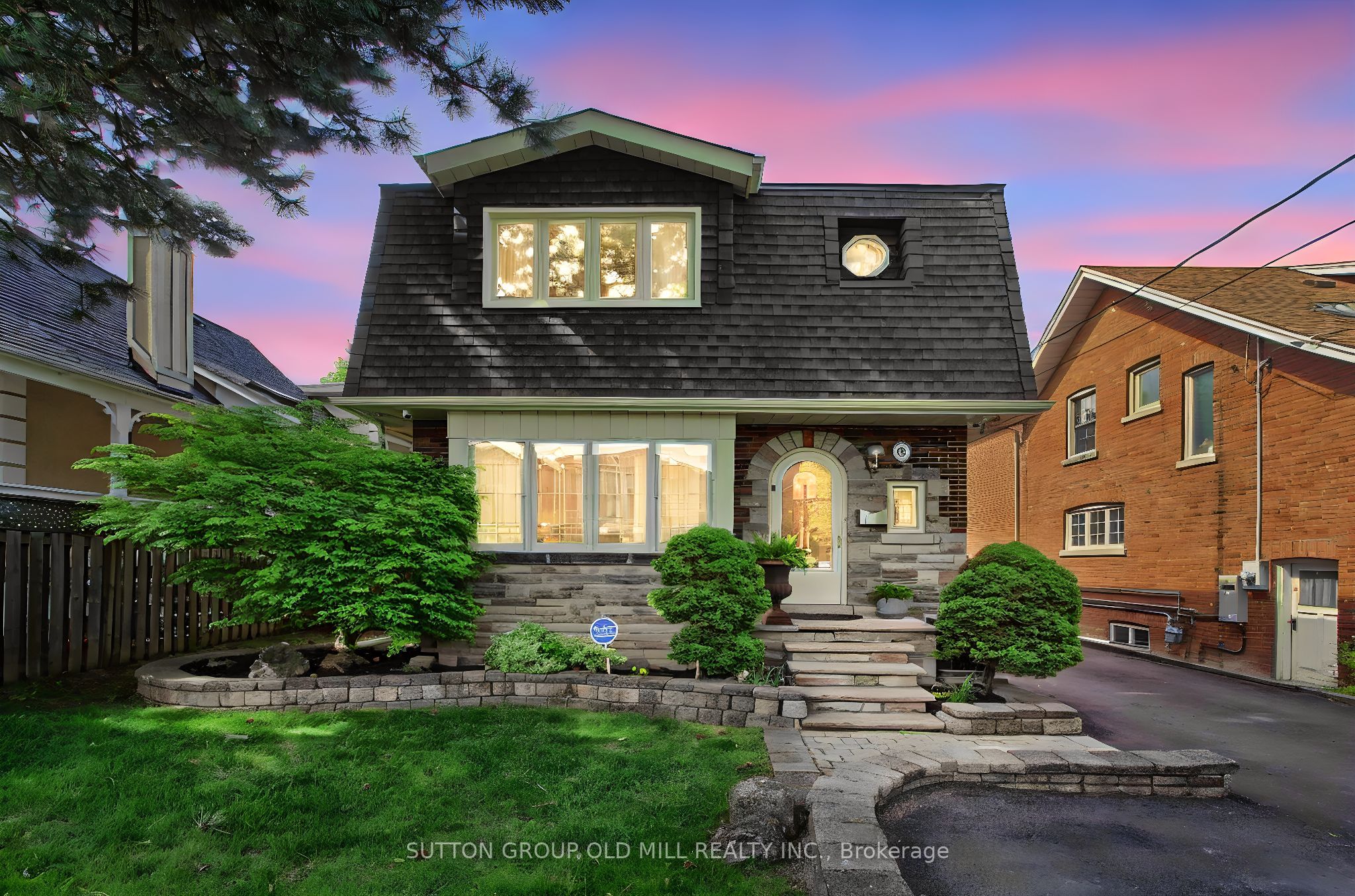 8 Lockheed Boulevard, Toronto, ON, M9P 2H6