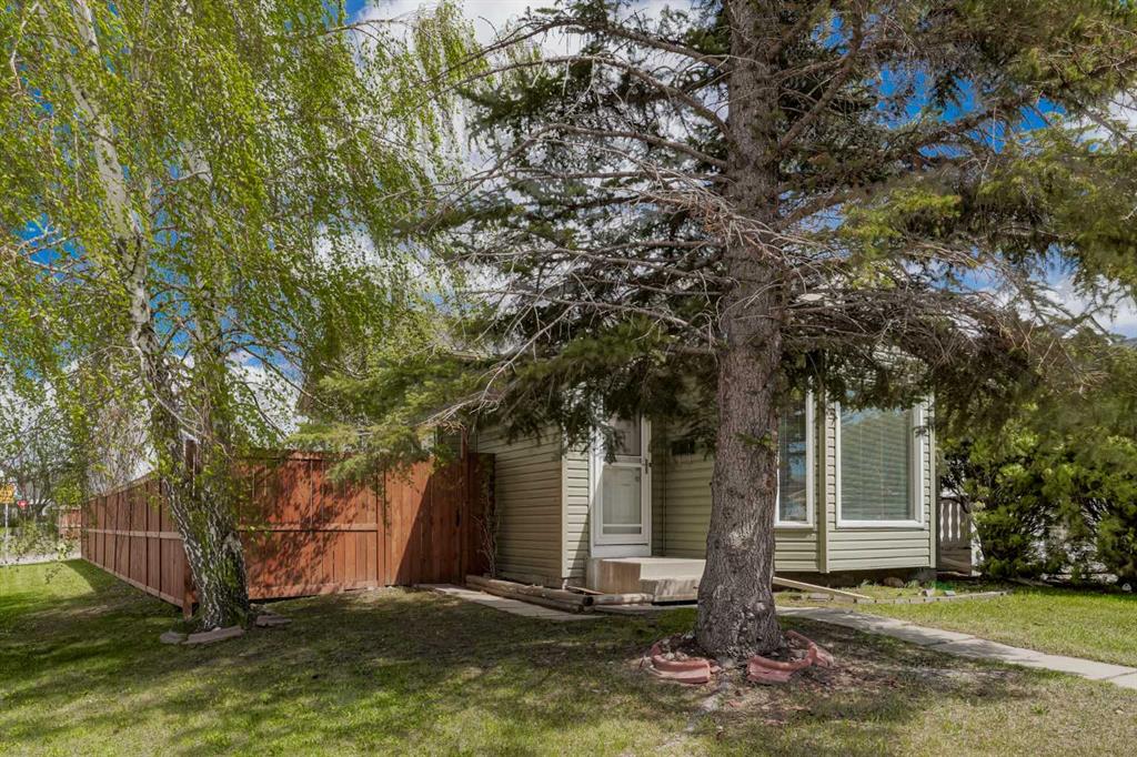 18 Martinview Crescent NE, Calgary, AB, T3J 2S2 photo 4
