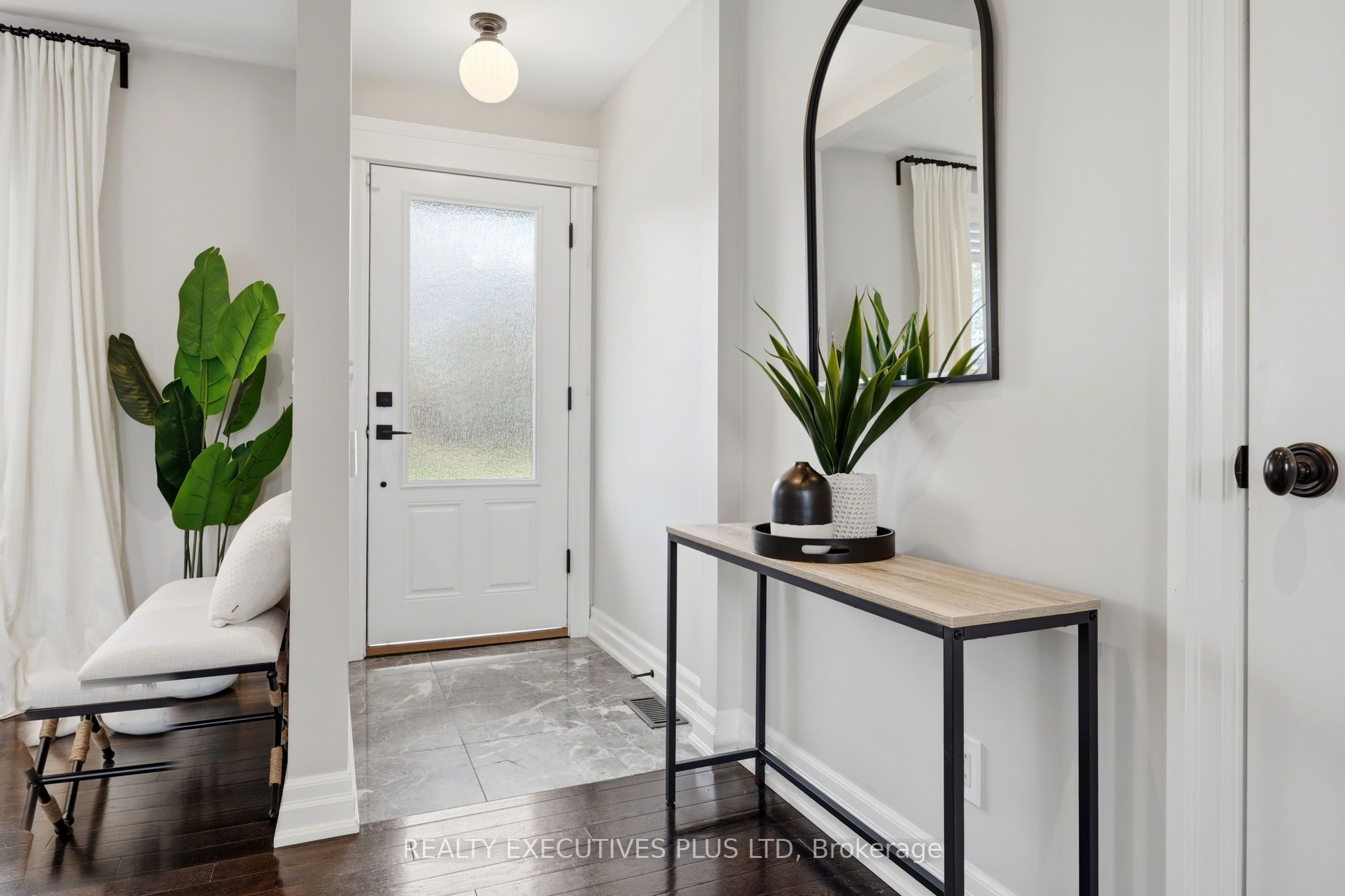 9 Hazelbury Drive, King, ON, L0G 1N0 photo 4
