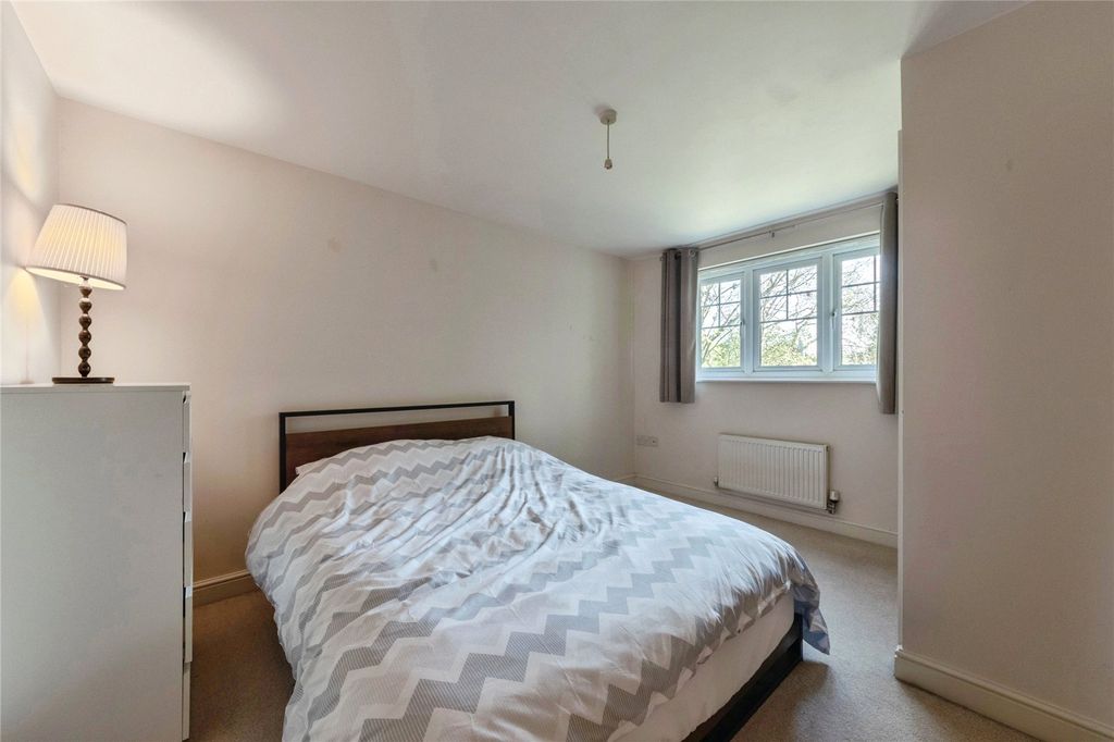 Additional image 5 of 2 bed flat for saleEvesham Road, Redditch, Worcestershire B97