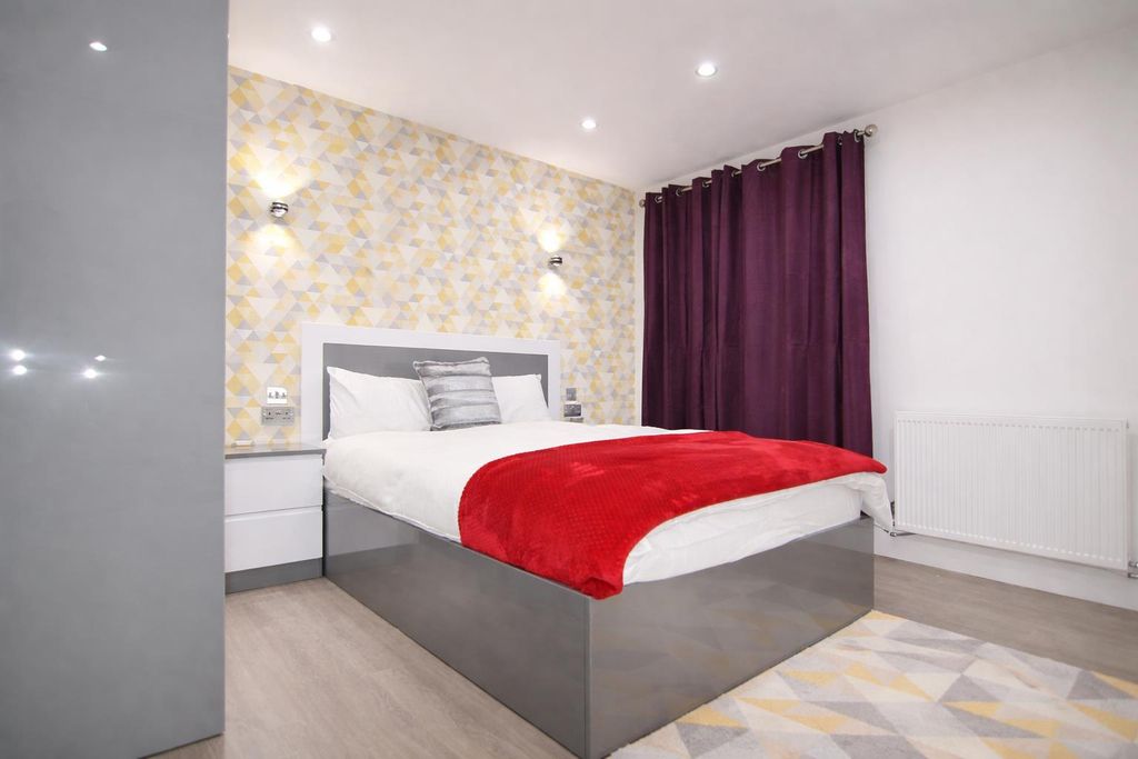 Additional image 10 of 6 bed property for saleCross Street, Reading RG1