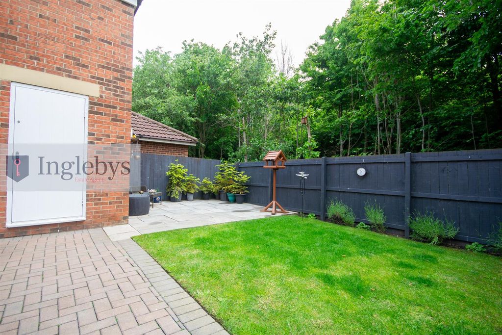 Additional image 2 of 4 bed property for saleDalton Court, Redcar TS10