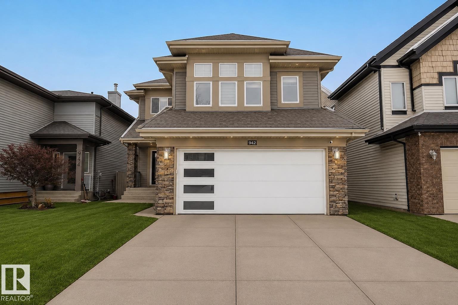 942 Chahley Crescent NW, Edmonton, AB, T6M0E2