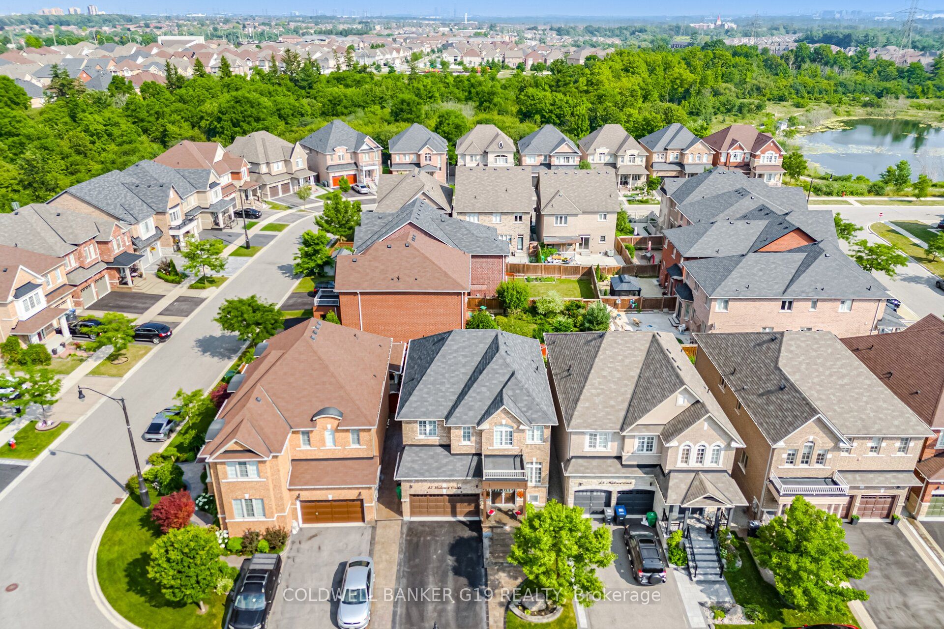 43 Midcrest Circle, Brampton, ON, L6Y 0W6 photo 2