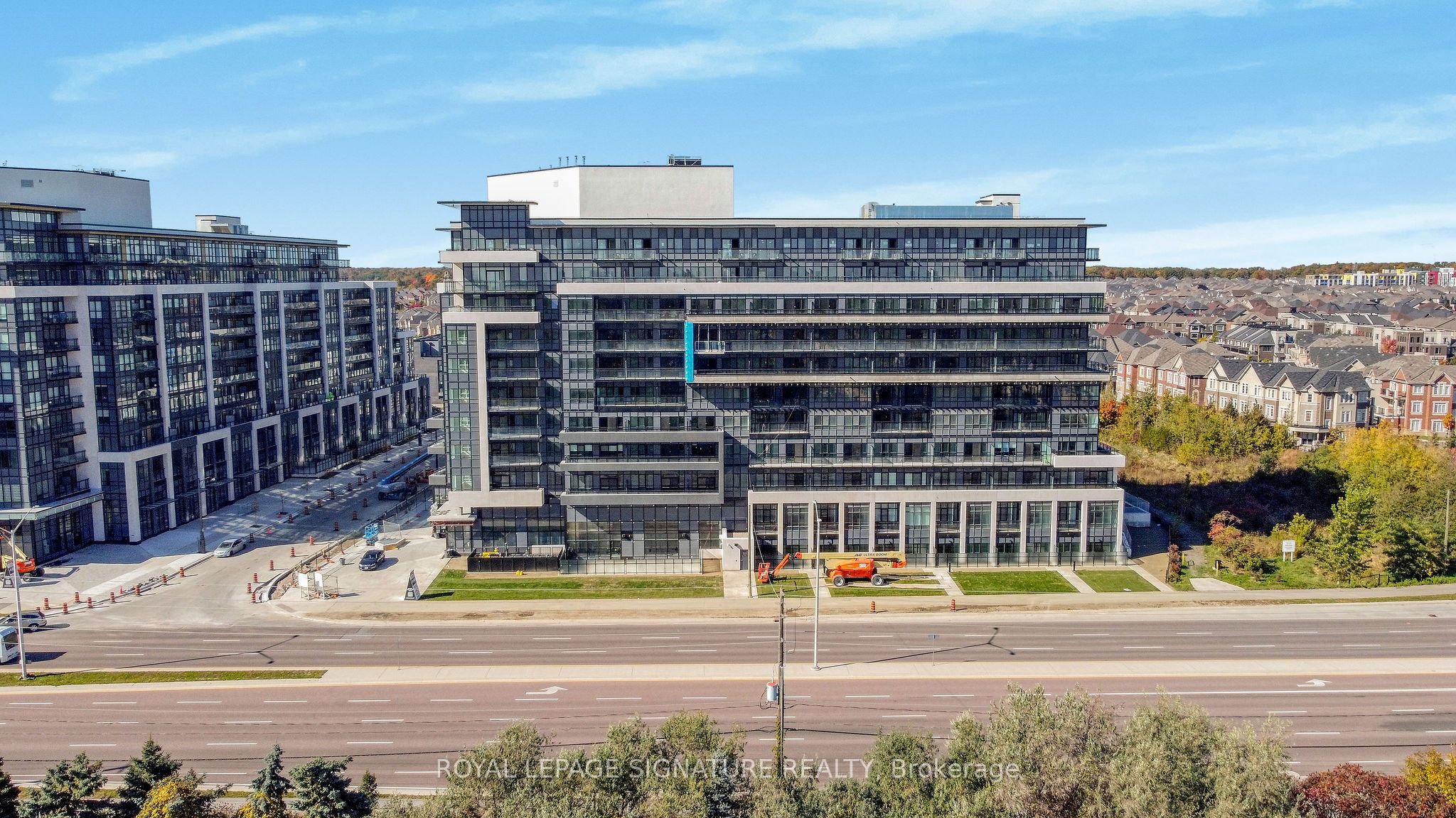 234-395 Dundas Street W, Oakville, ON, L6M 5R8
