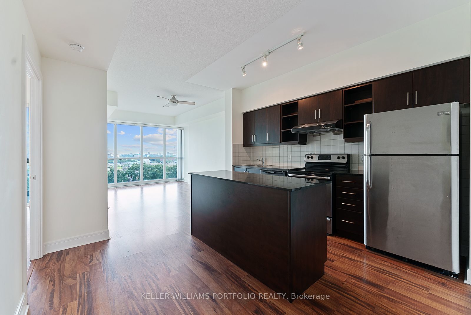 910-35 Brian Peck Crescent, Toronto, ON, M4G 4J7 photo 5