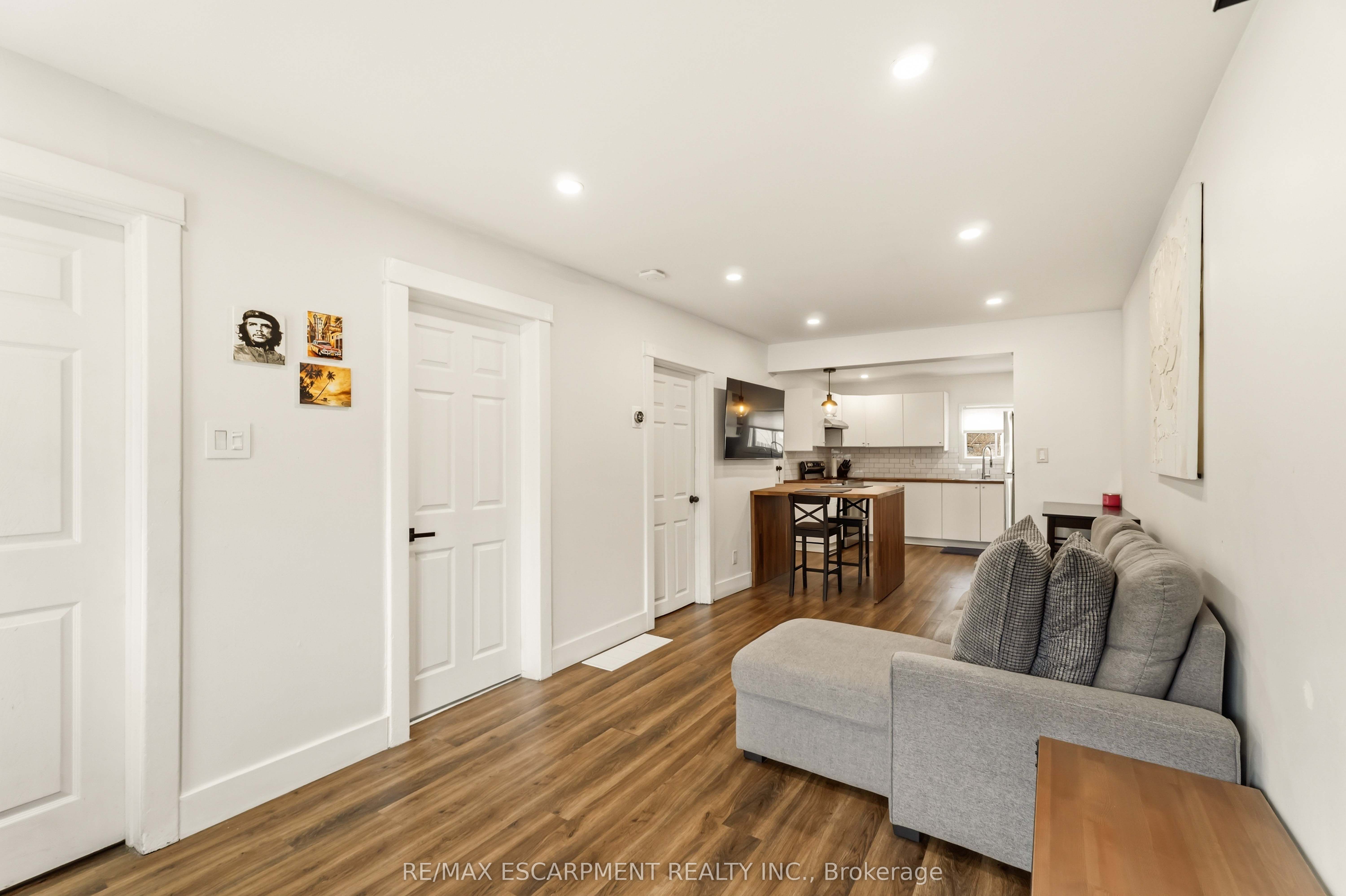 27 Edinburgh Avenue, Hamilton, ON, L8H 2C4 photo 4