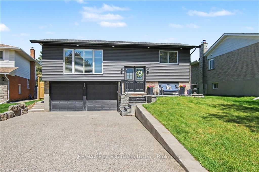 44 Oakhurst Crescent, Kitchener, ON, N2B 3K3
