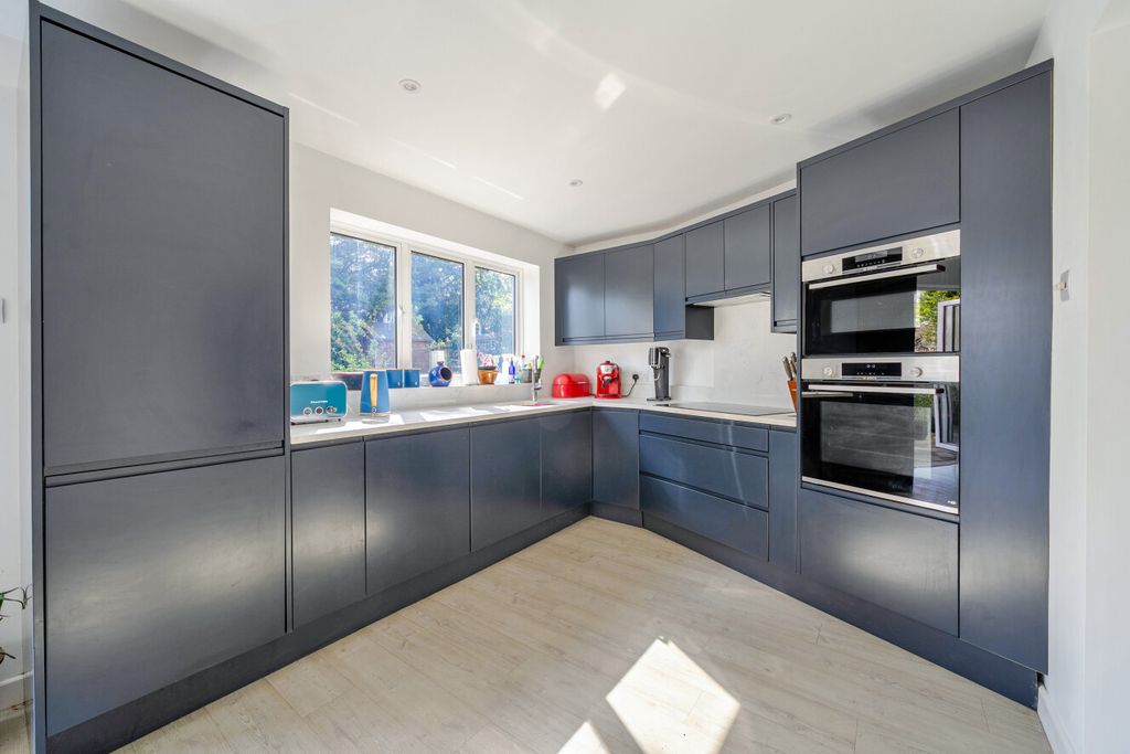 Additional image 12 of 4 bed semi-detached house for saleEverard Avenue, Hayes, Kent BR2