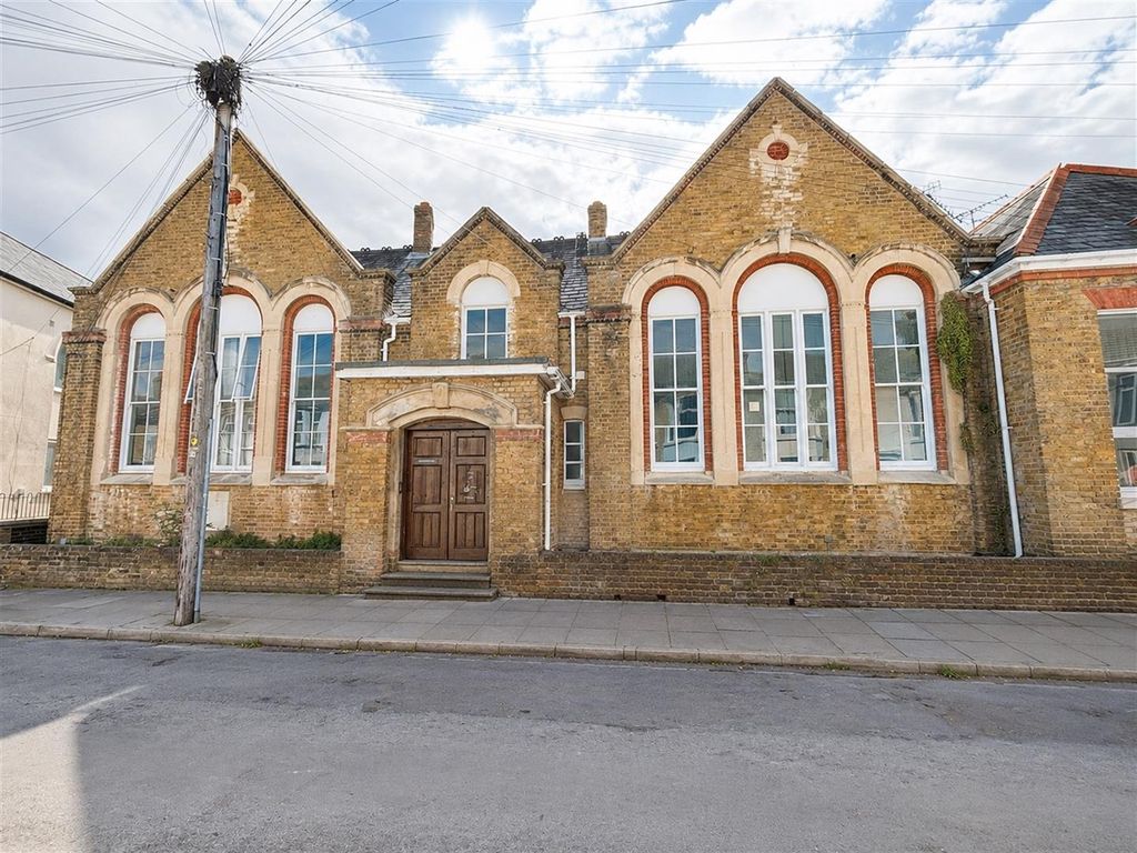 1 bed flat for saleAlexandra Road, Sheerness ME12
