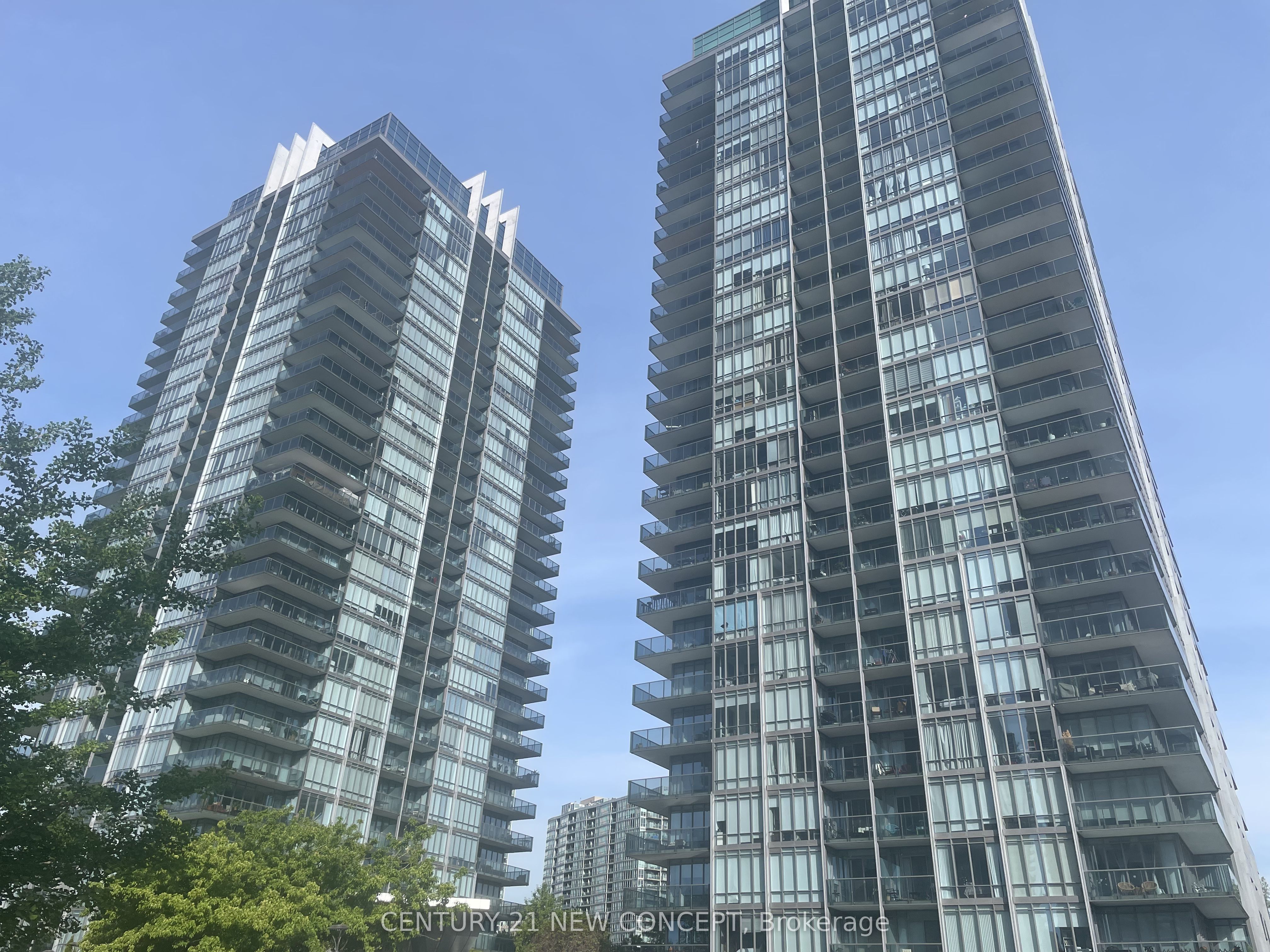 215-90 Park Lawn Road, Toronto, ON, M8Y 0B6