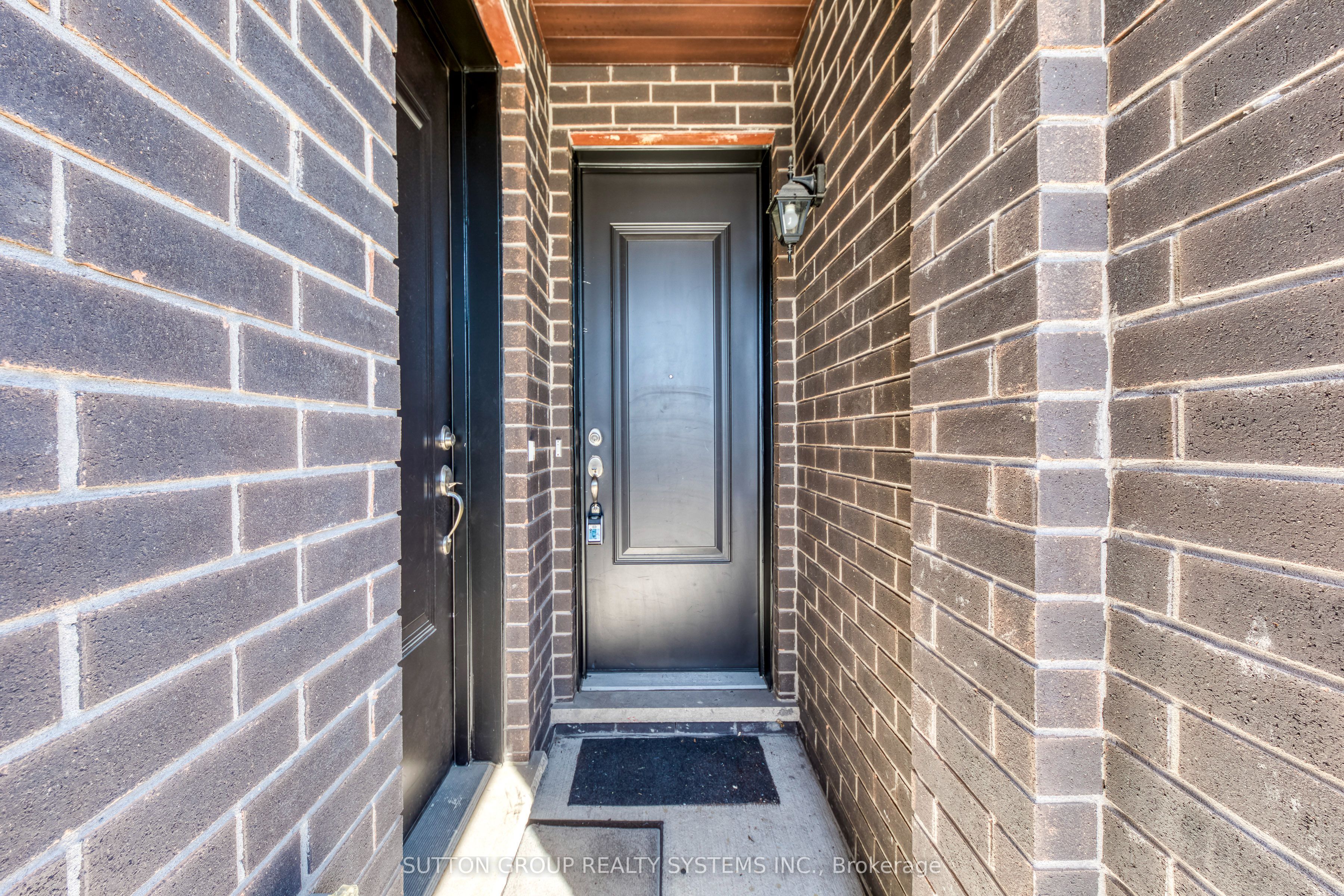 Upper-1 - 1774A Lawrence Avenue W, Toronto, ON, M6L 0A3 photo 4