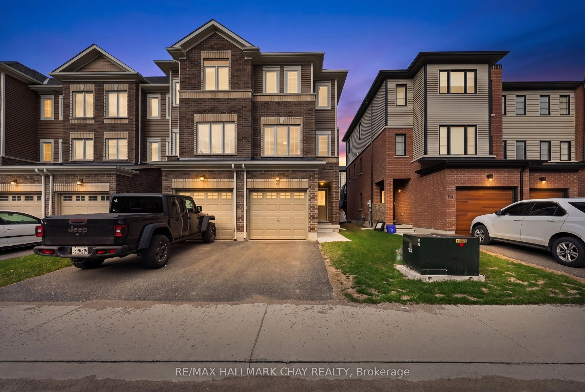 21 Pumpkin Corner Crescent, Barrie, ON, L9J 0T5