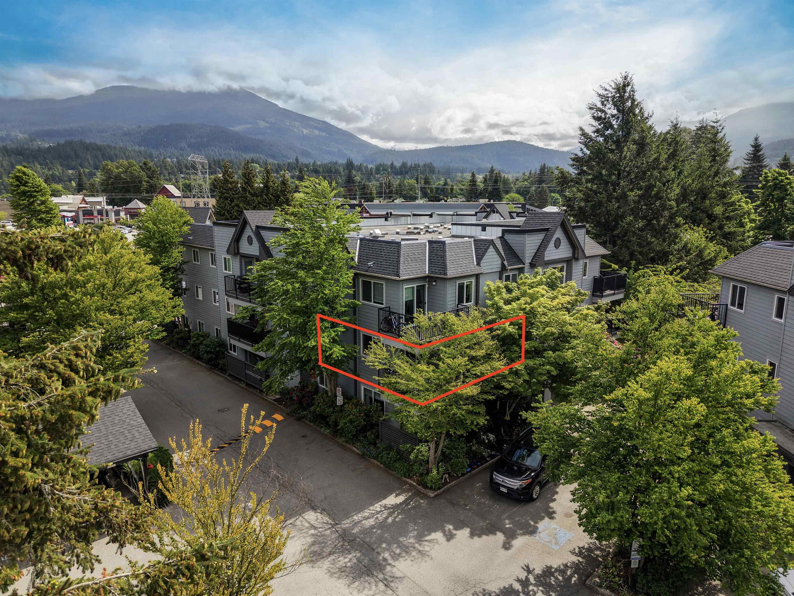 201B-40120 Willow Crescent, Squamish, BC, V8B 0L7 photo 2